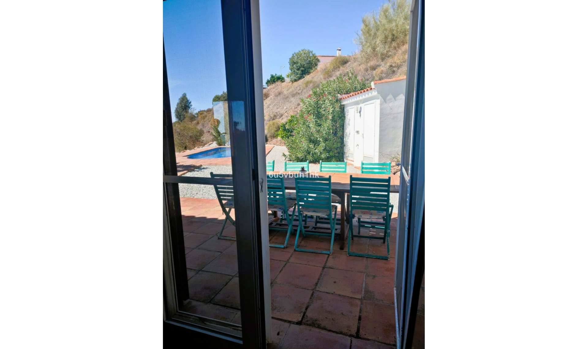 Resale - House -
Arenas