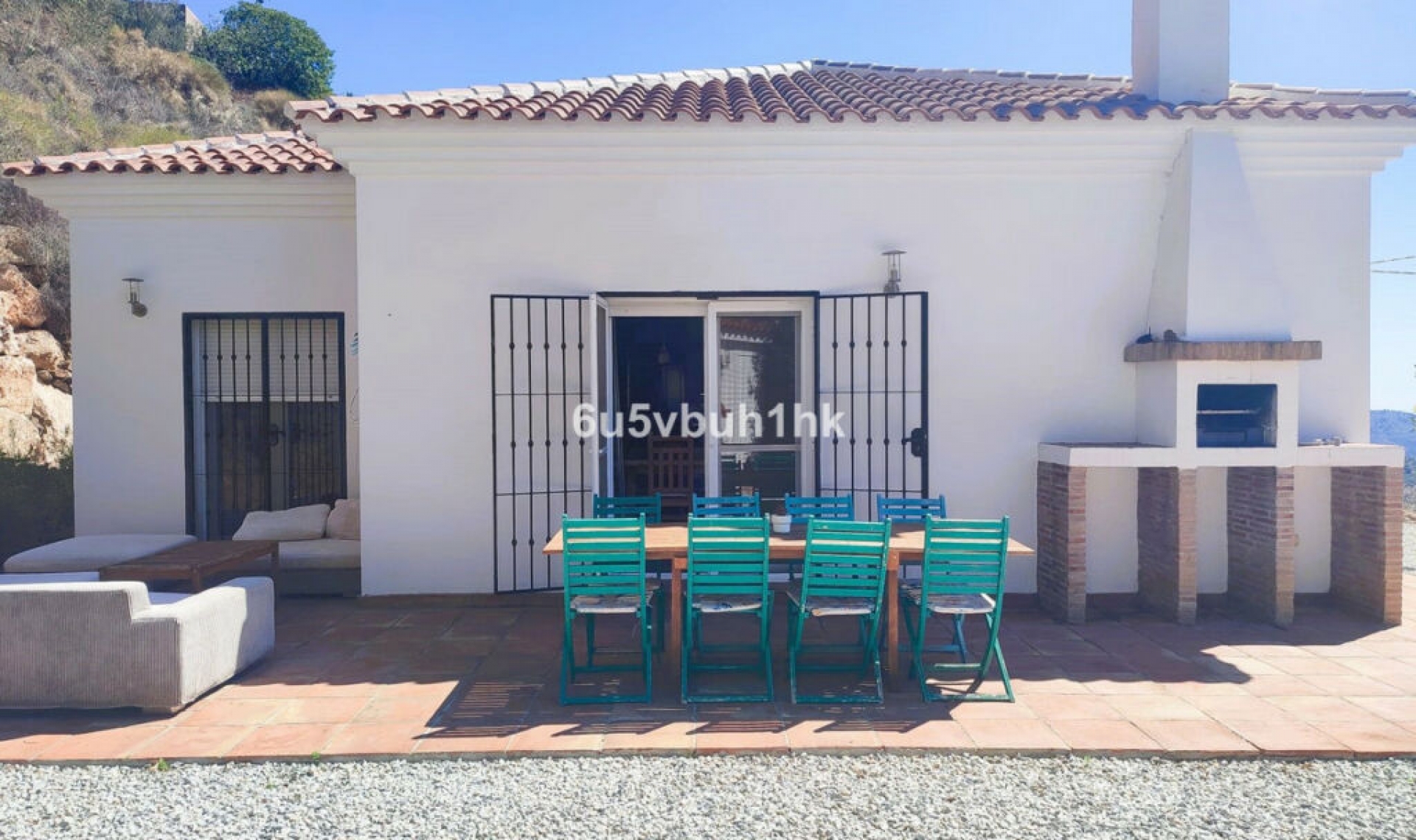 Resale - House -
Arenas