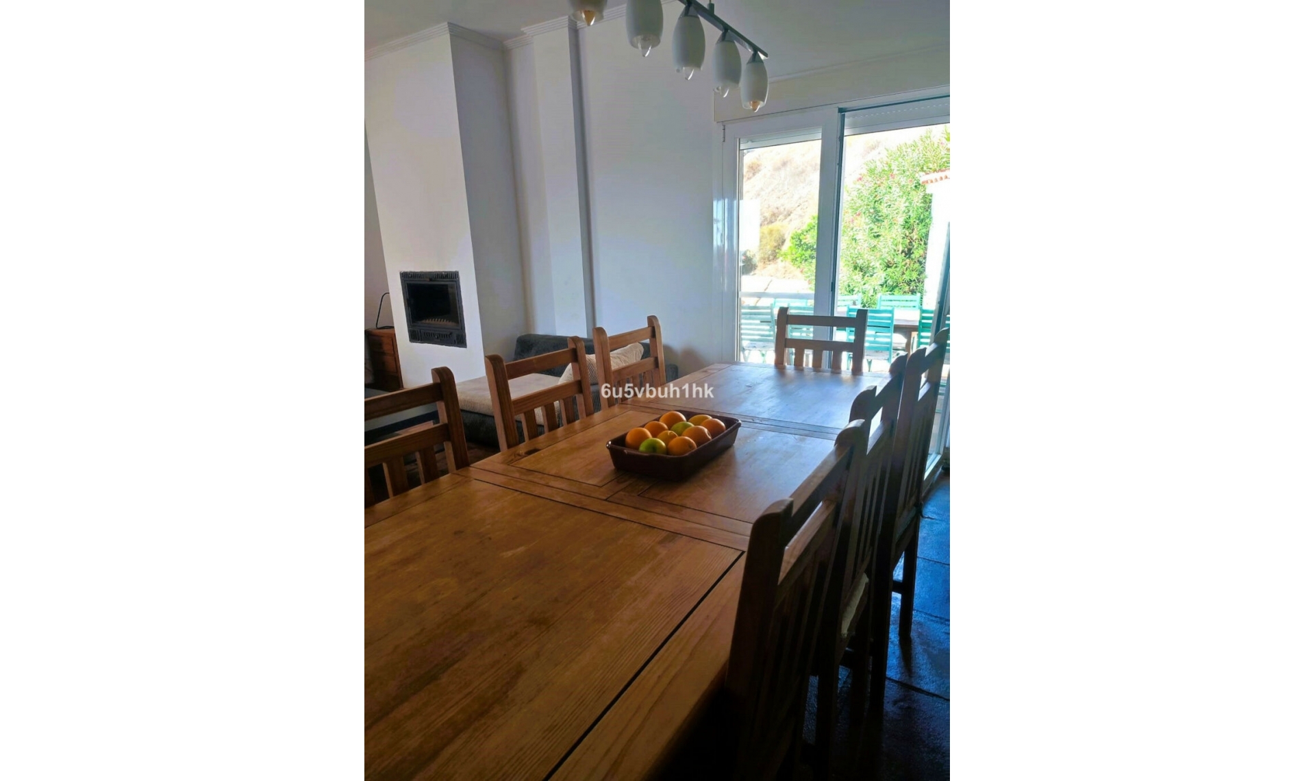 Resale - House -
Arenas