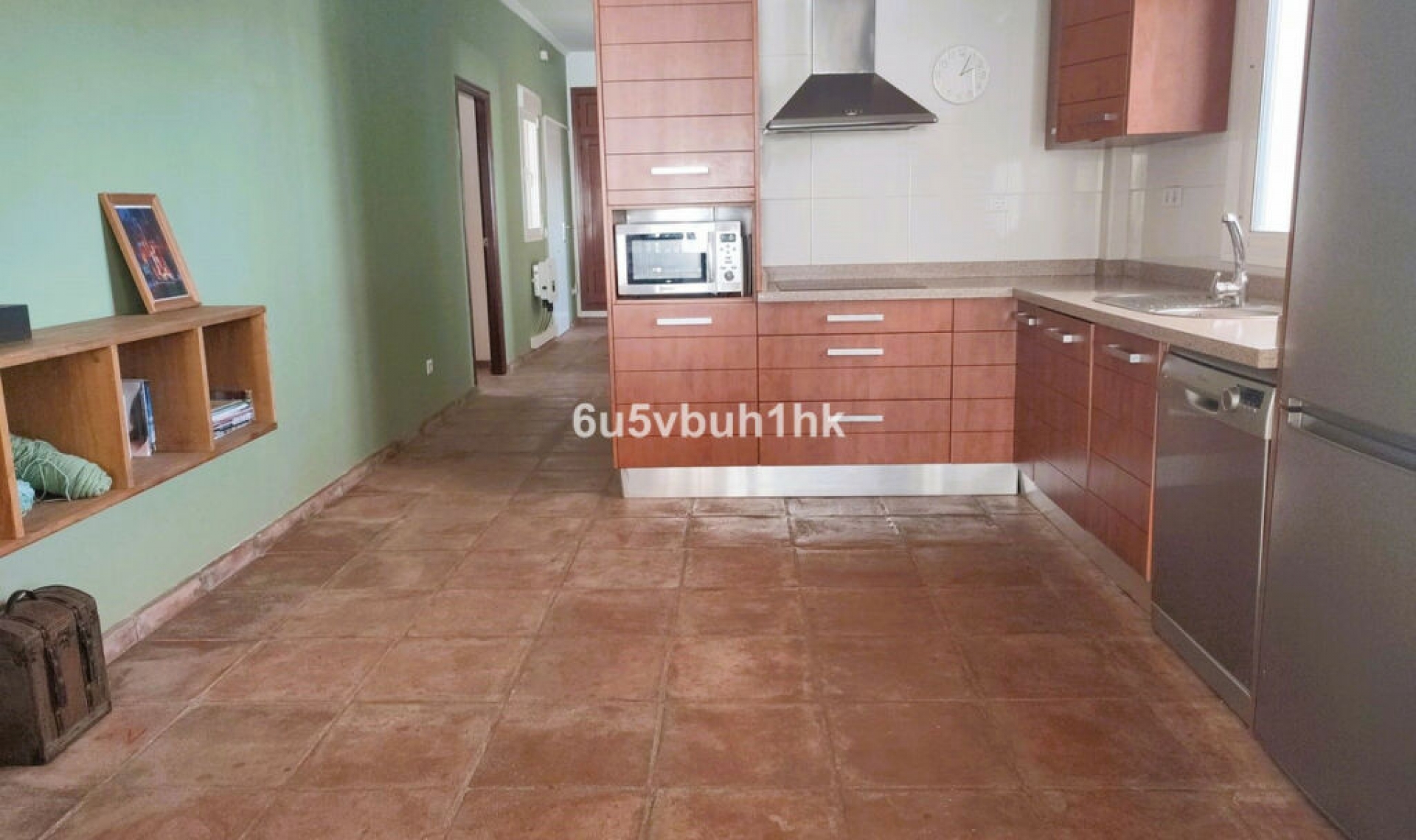 Resale - House -
Arenas