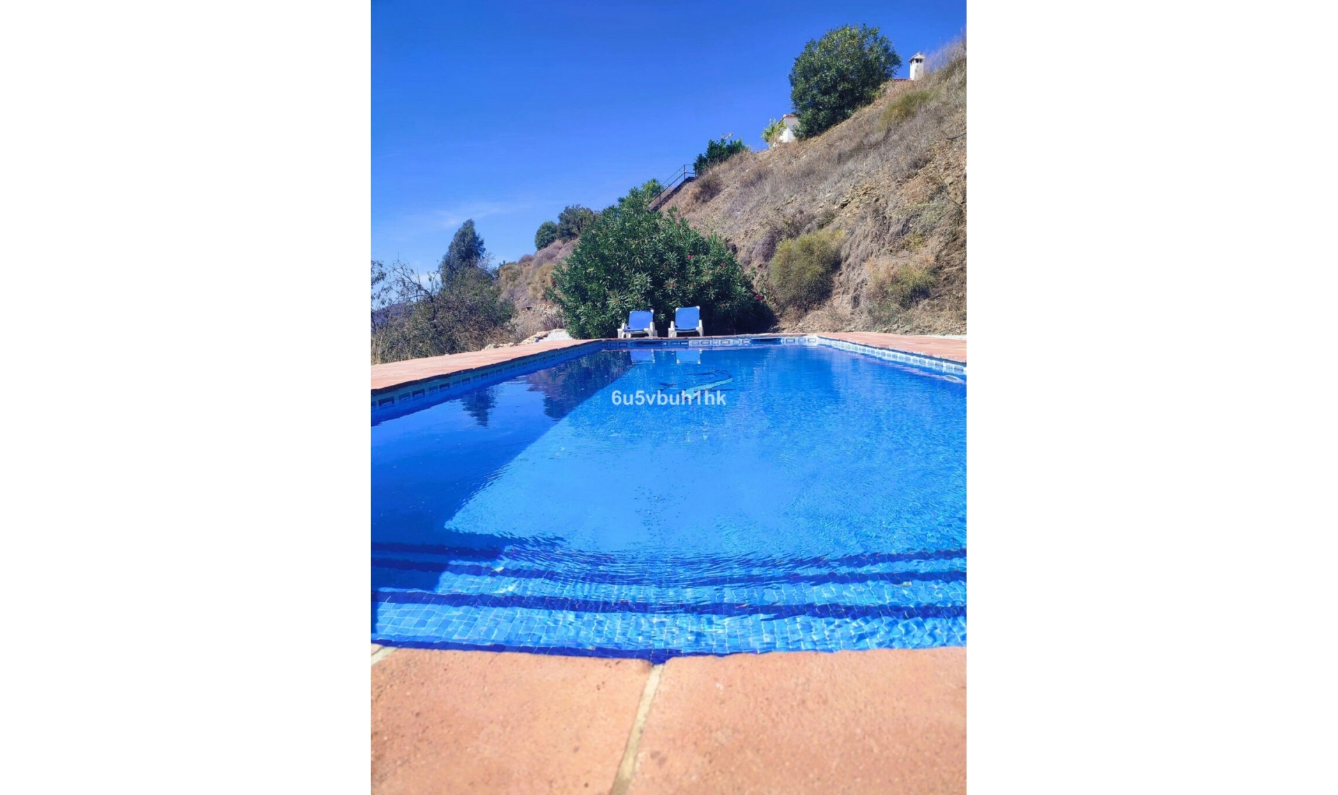 Resale - House -
Arenas