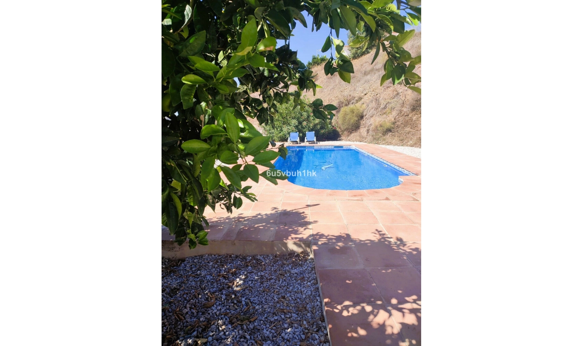 Resale - House -
Arenas