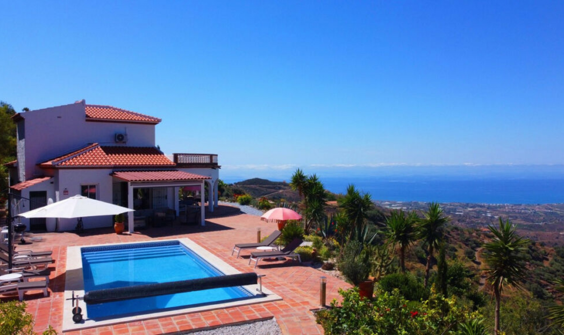 Resale - House -
Arenas