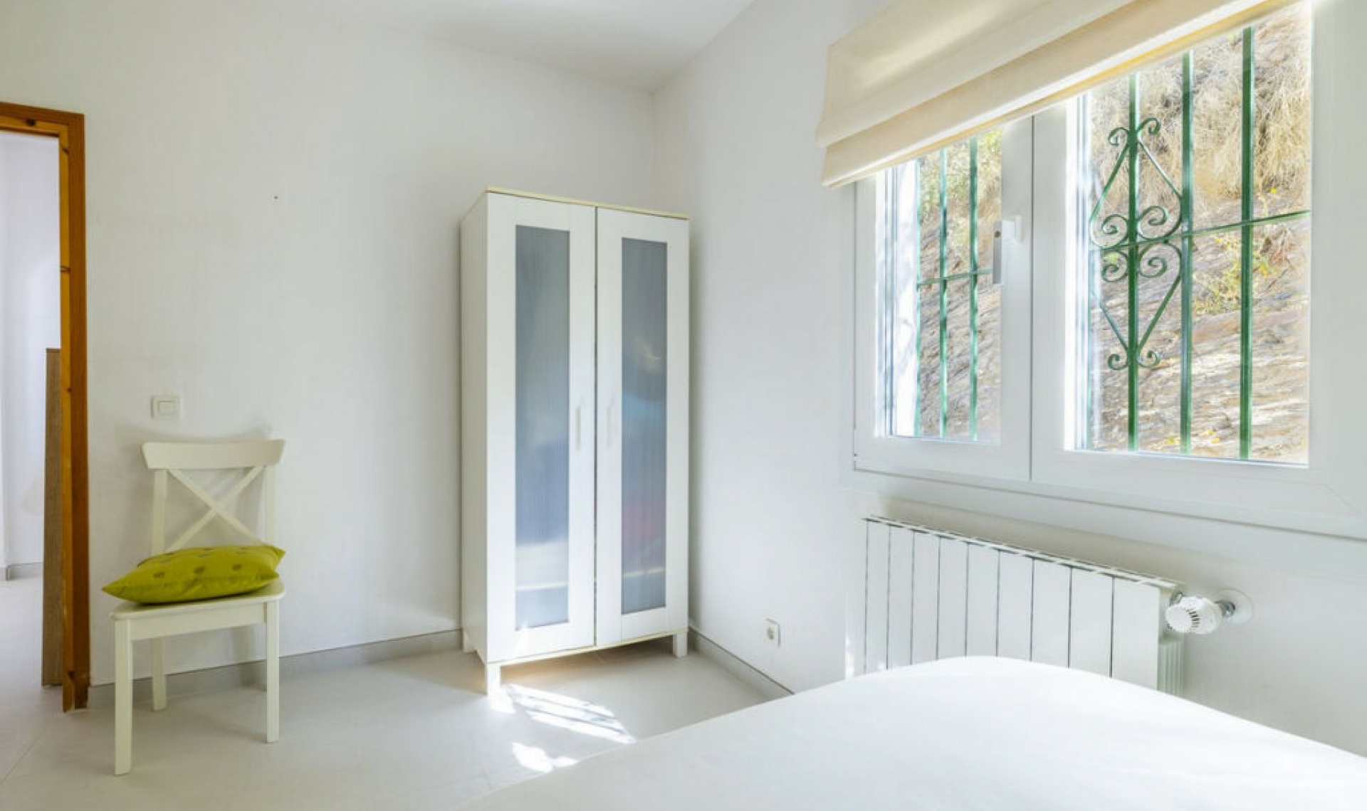 Resale - House -
Arenas