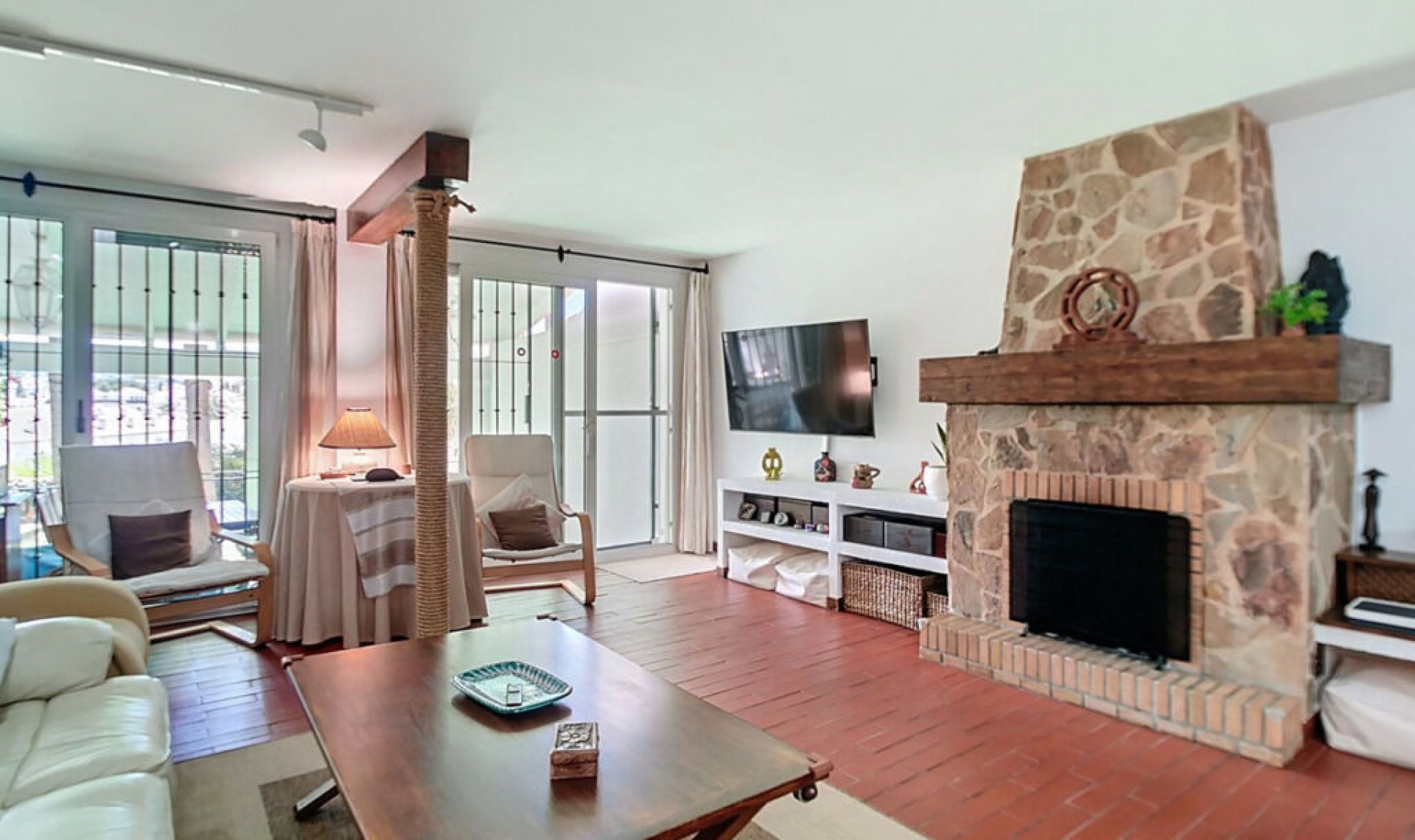 Resale - House -
Arroyo de la Miel