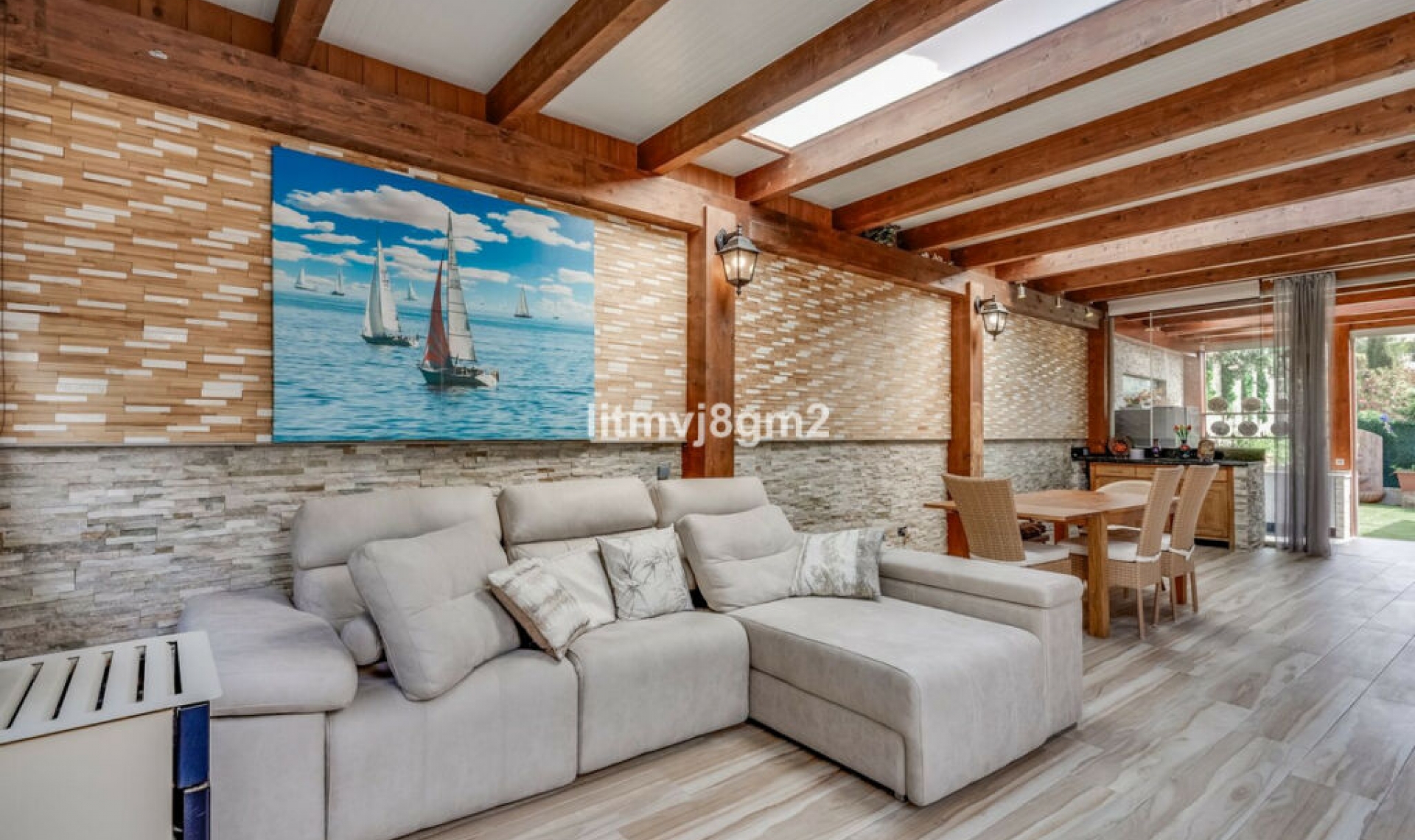 Resale - House -
Artola