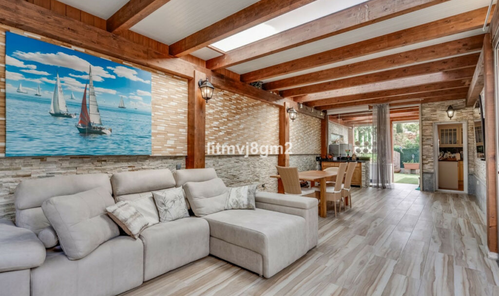 Resale - House -
Artola