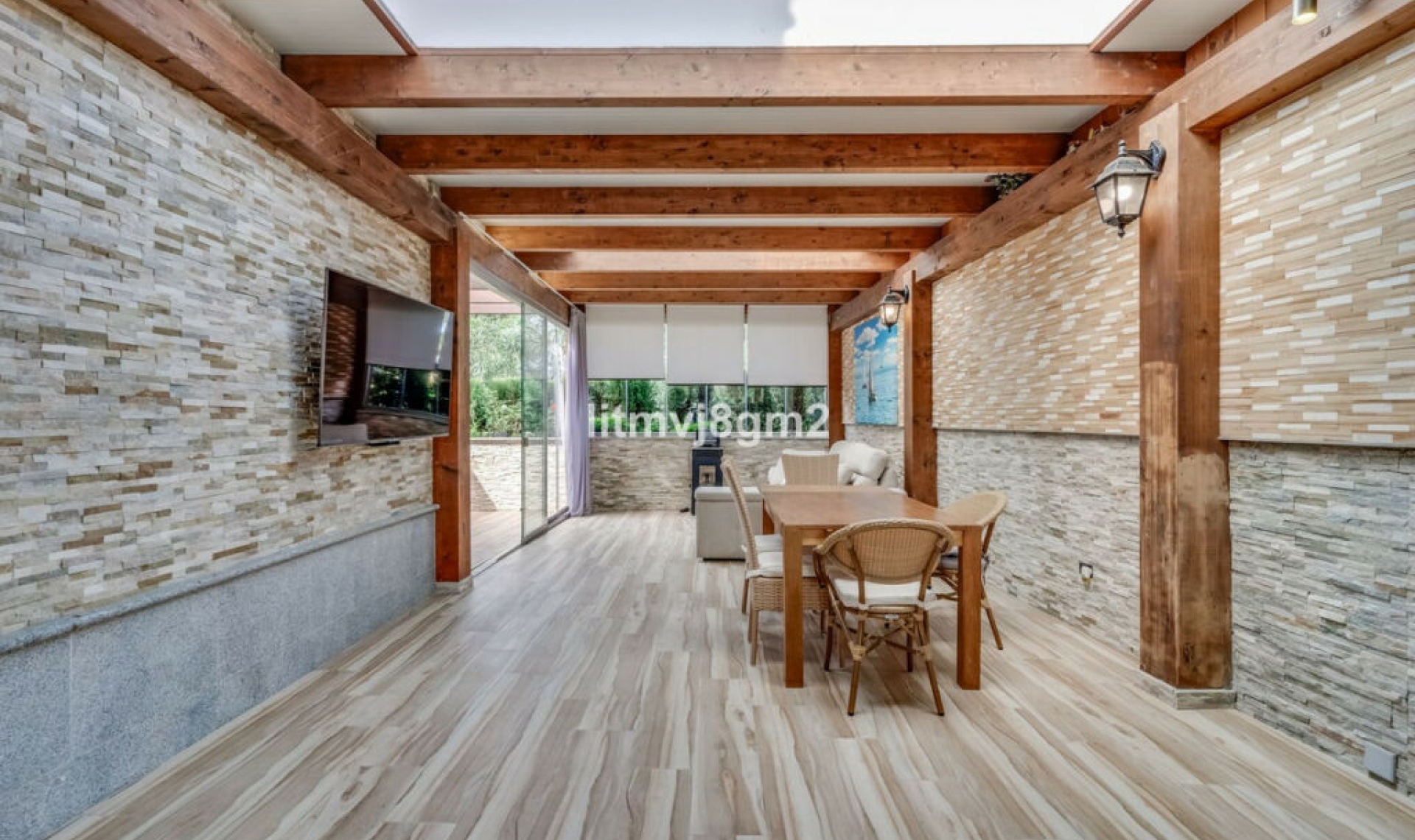 Resale - House -
Artola