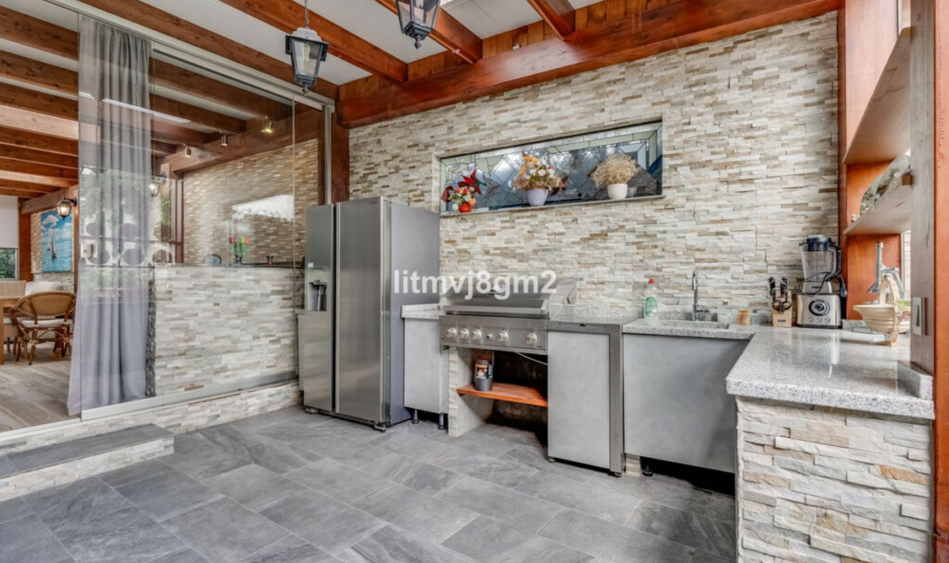 Resale - House -
Artola