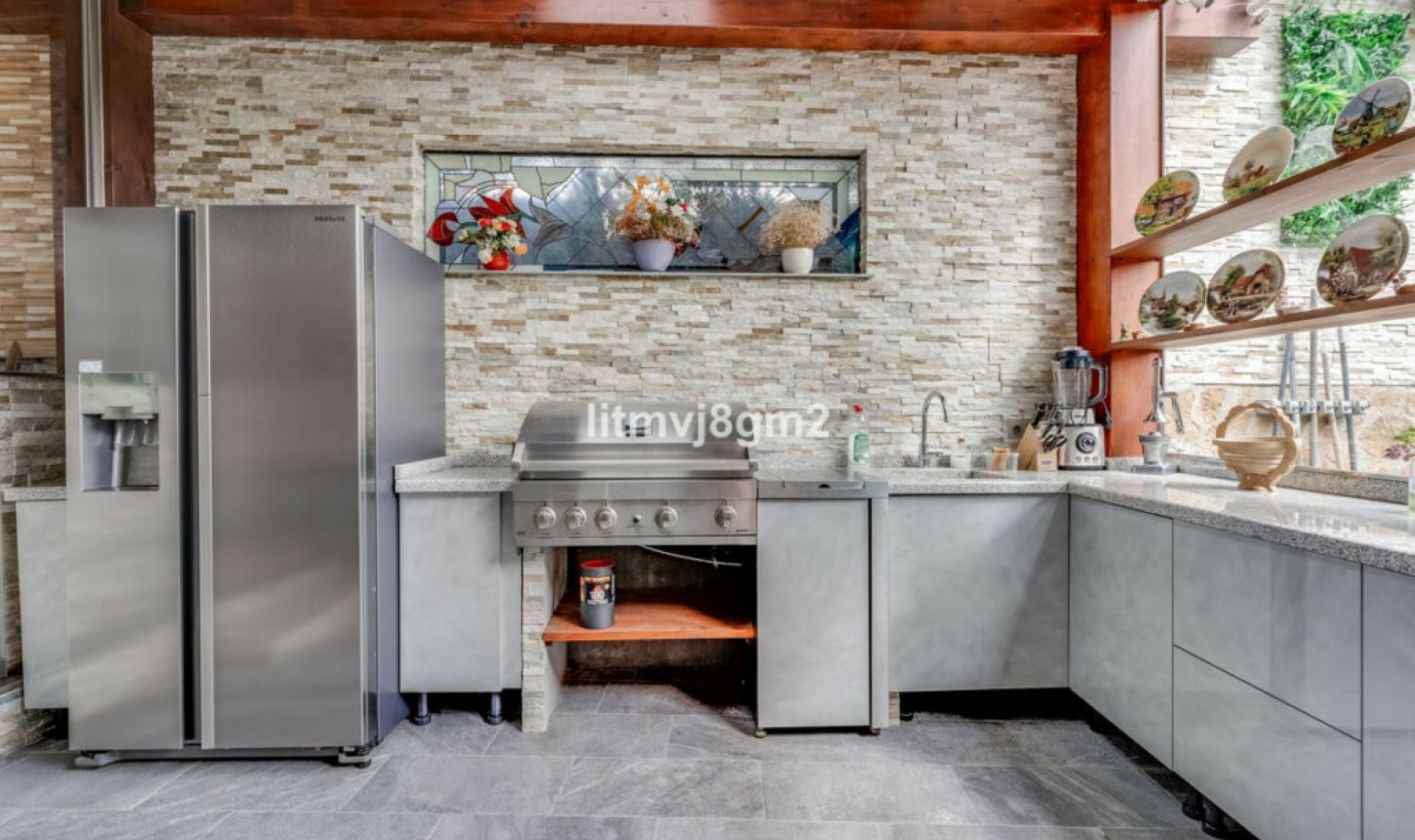 Resale - House -
Artola