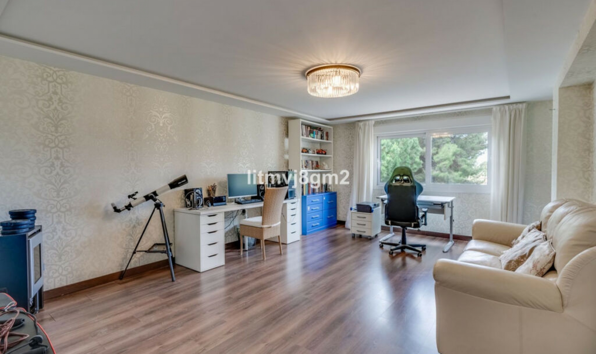 Resale - House -
Artola