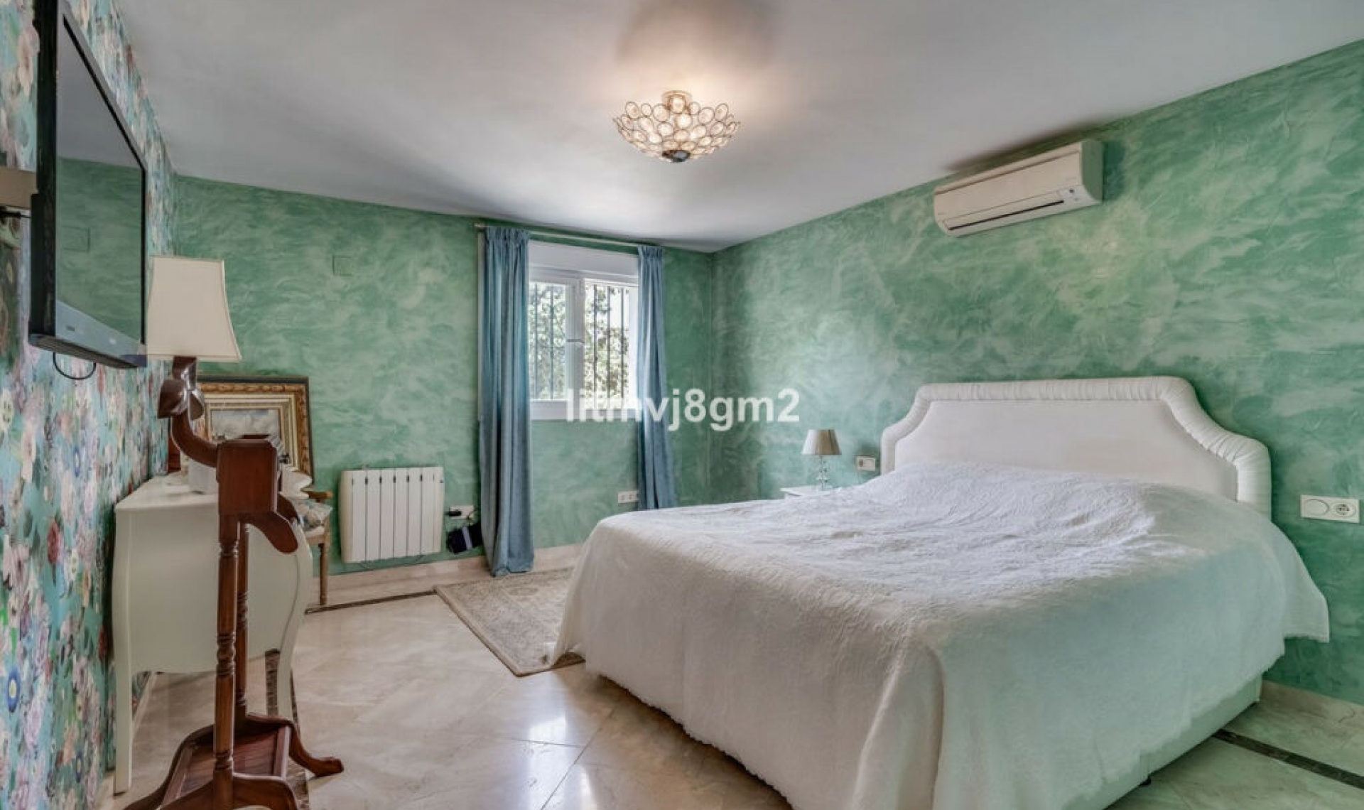 Resale - House -
Artola