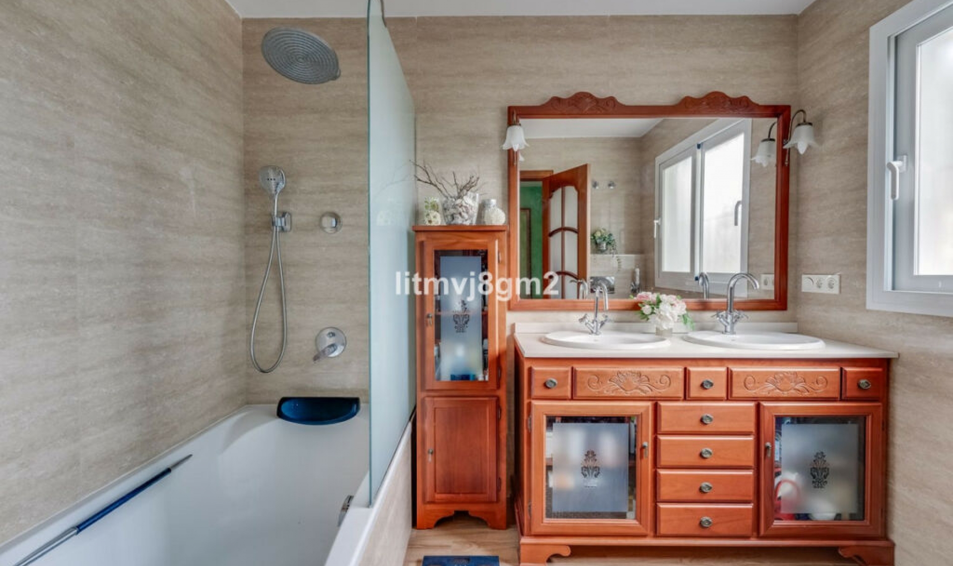 Resale - House -
Artola