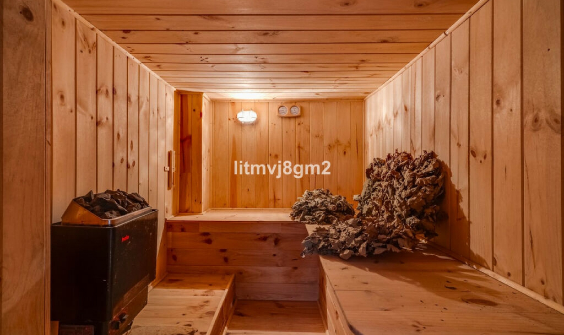 Resale - House -
Artola
