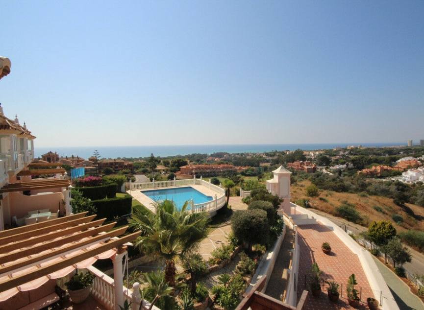 Resale - House -
Artola