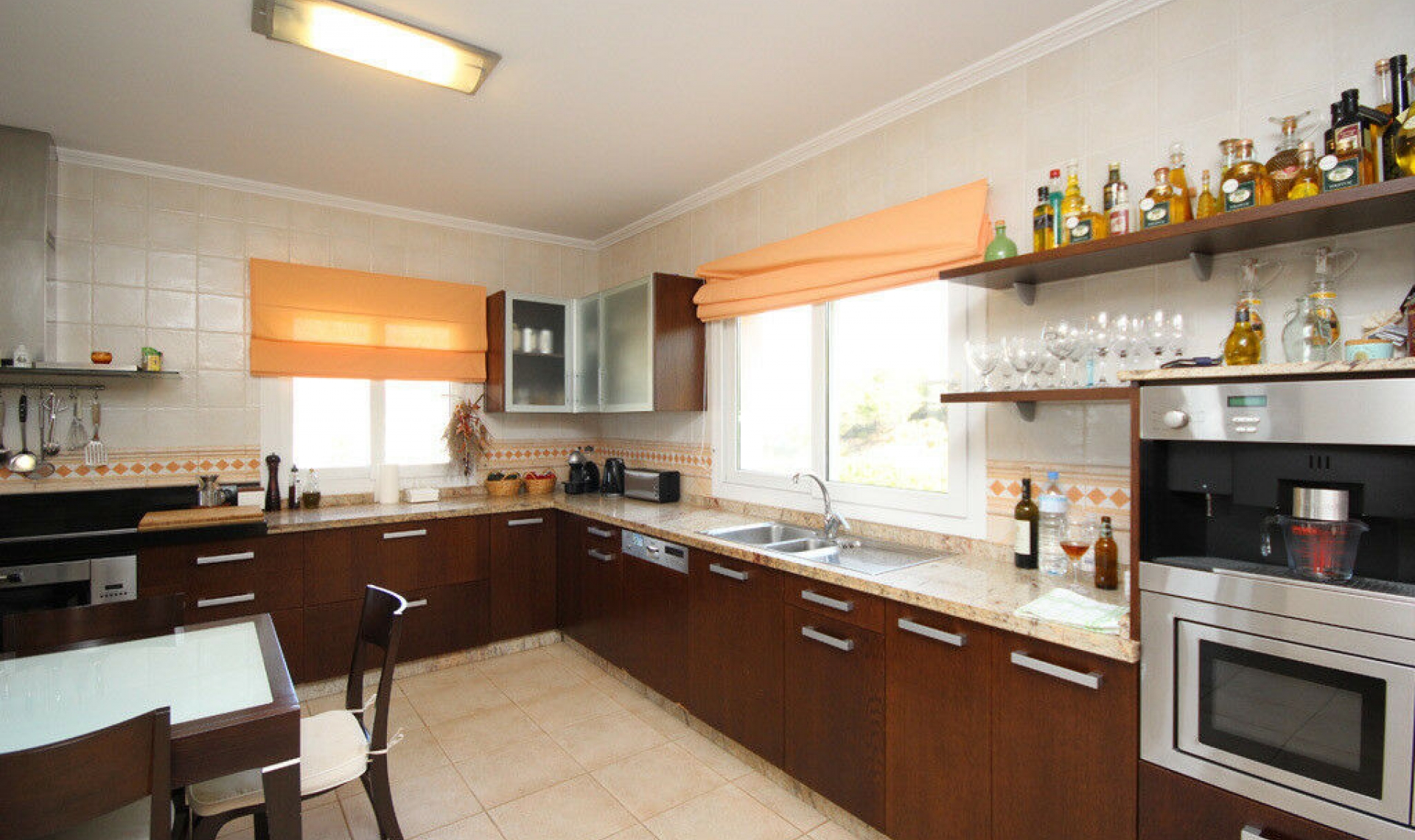 Resale - House -
Artola