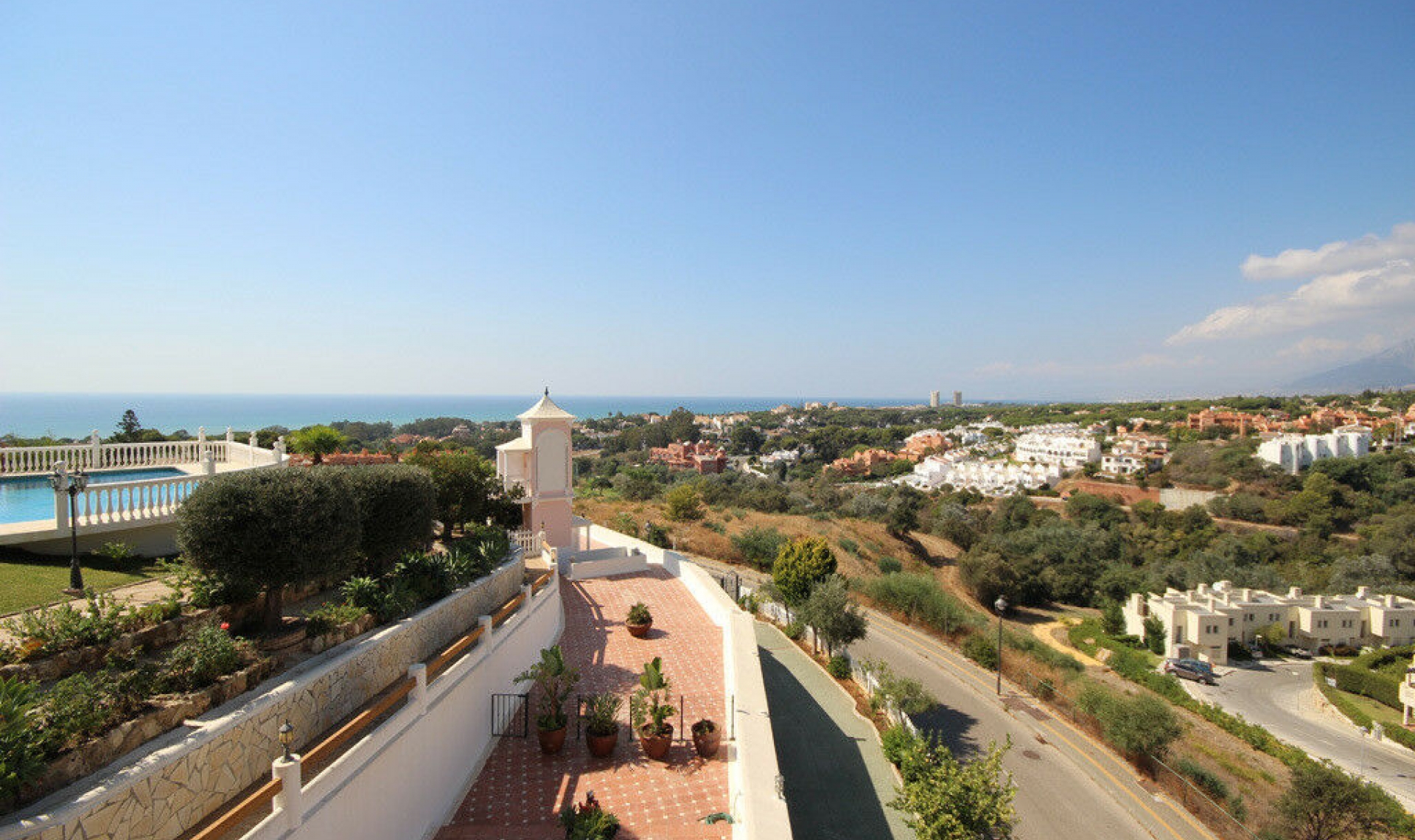 Resale - House -
Artola