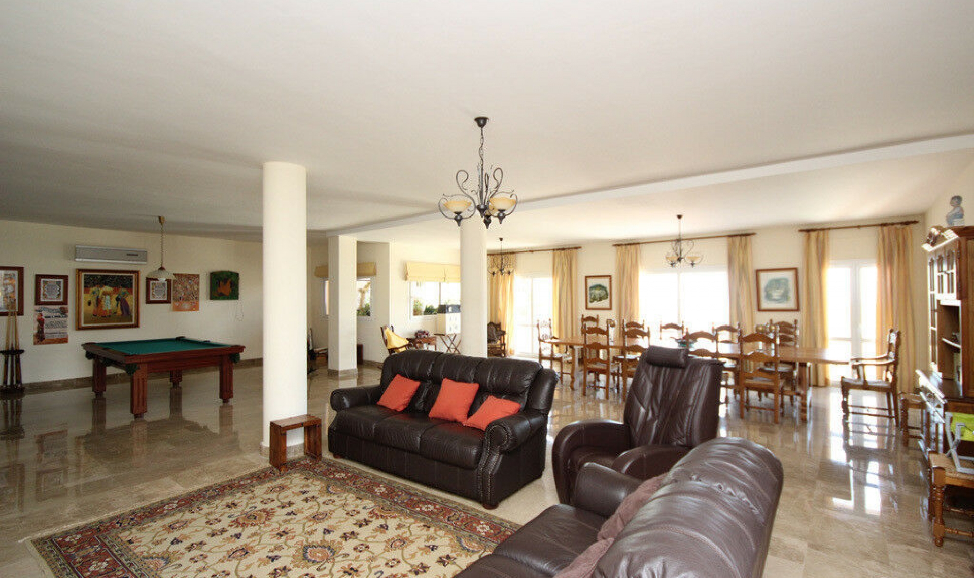 Resale - House -
Artola