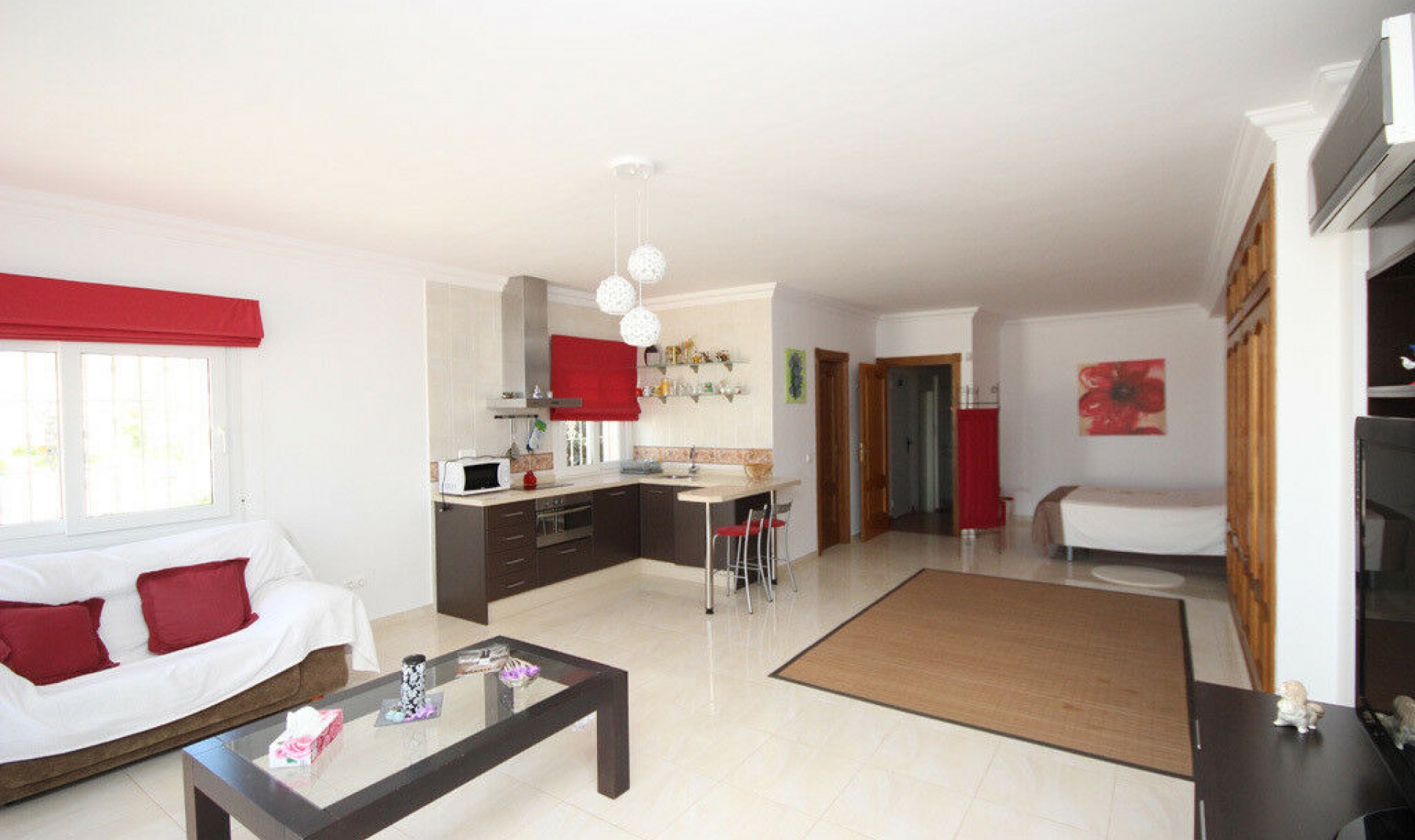 Resale - House -
Artola