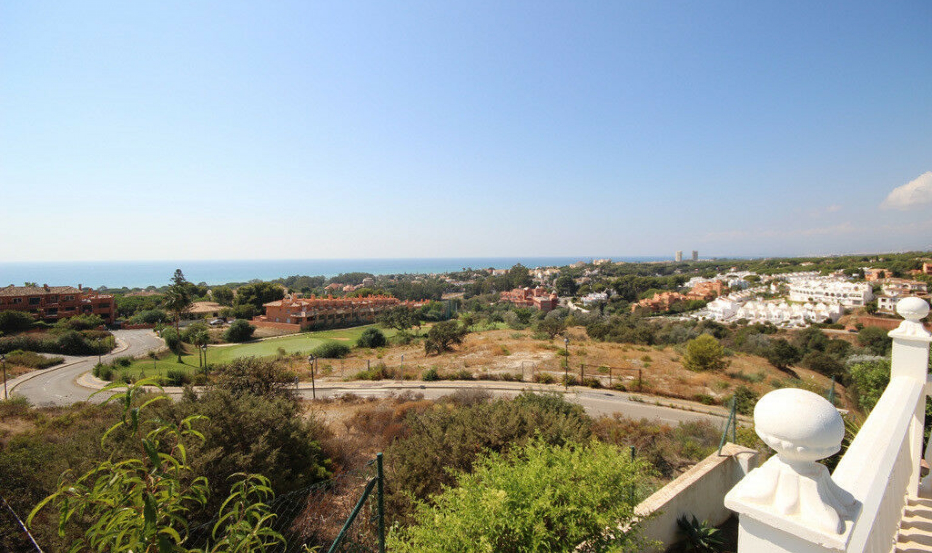 Resale - House -
Artola