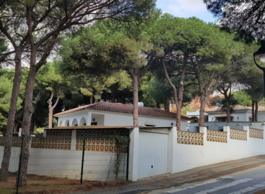 Resale - House -
Artola