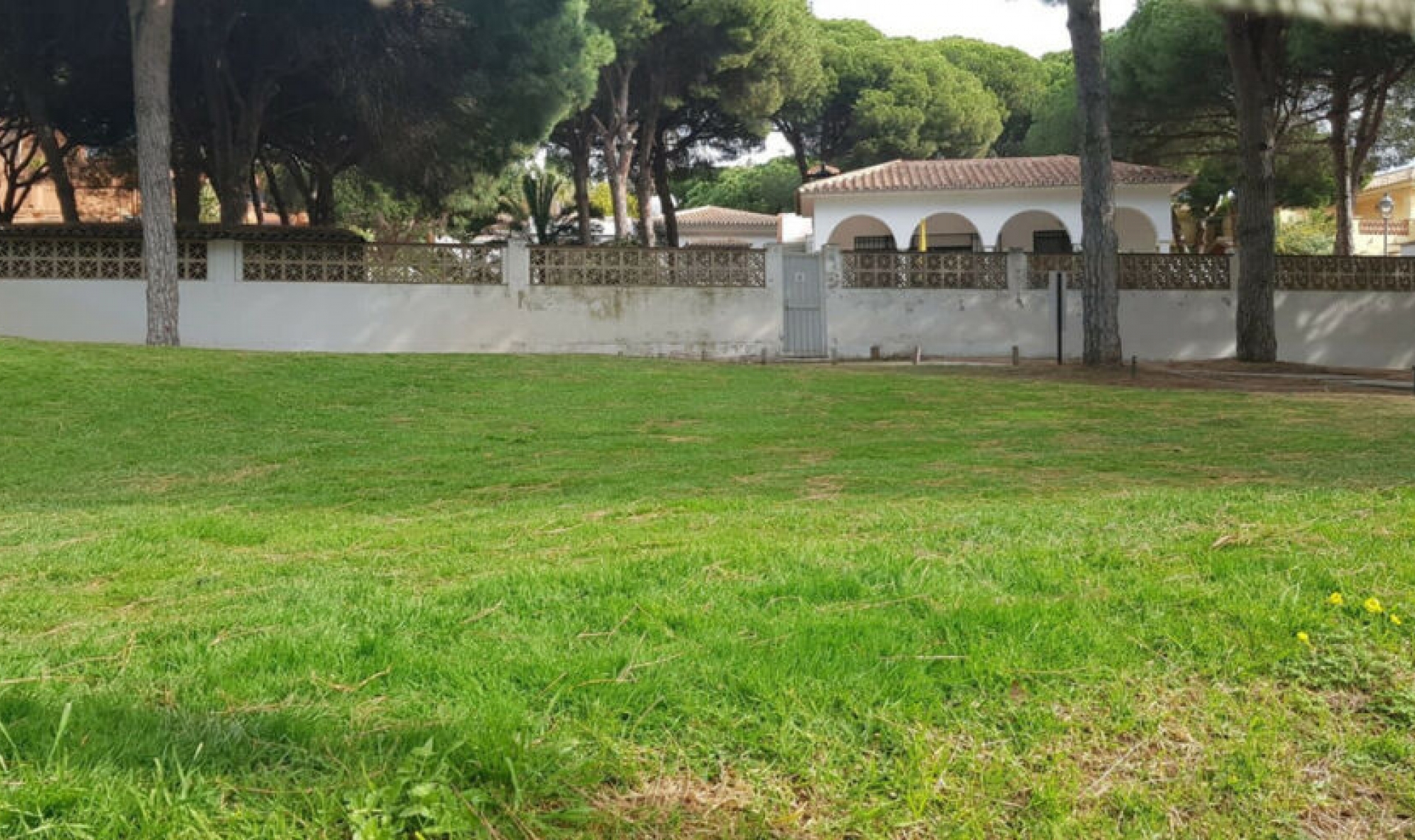 Resale - House -
Artola