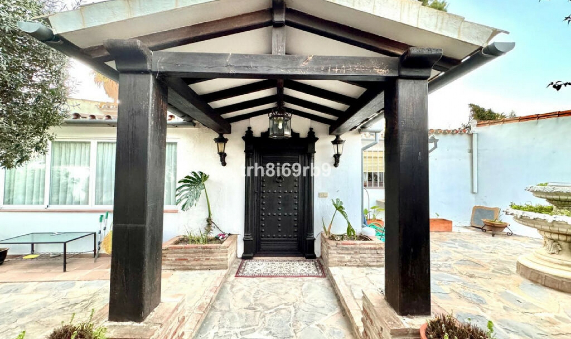 Resale - House -
Atalaya