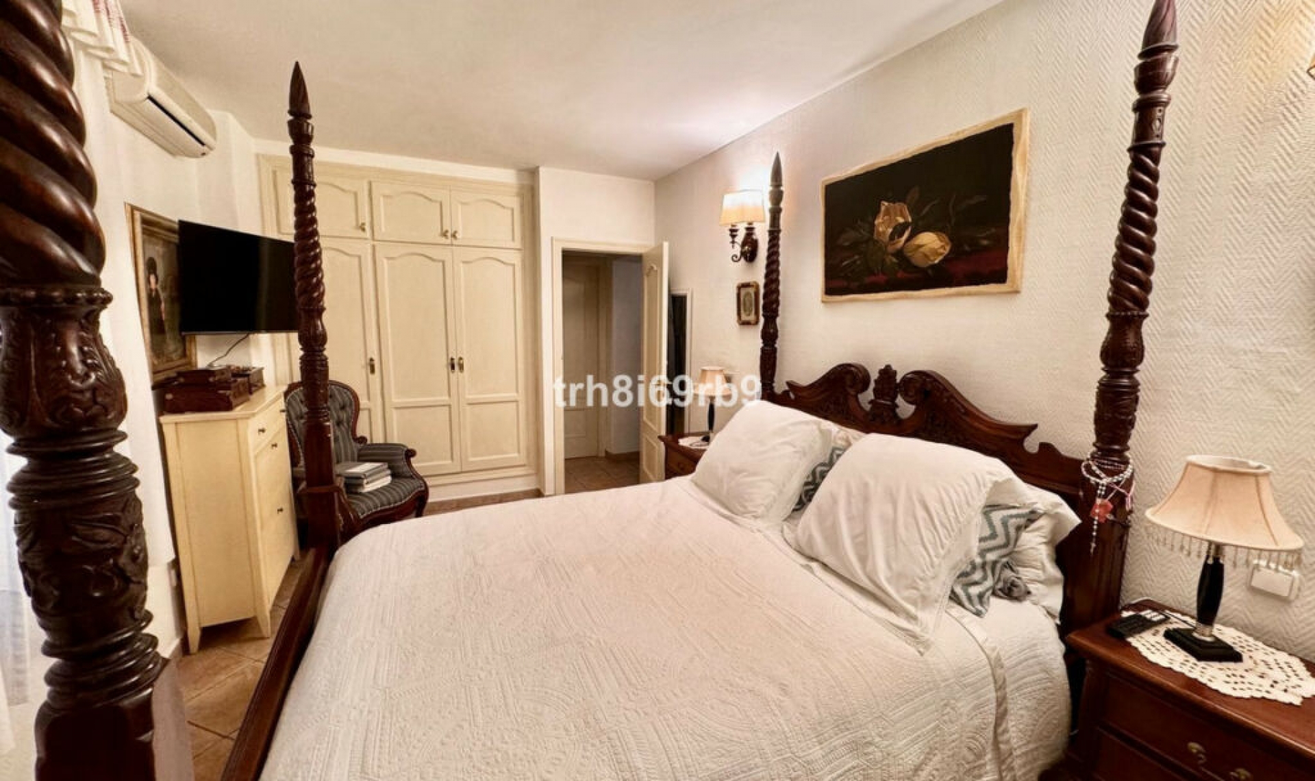 Resale - House -
Atalaya