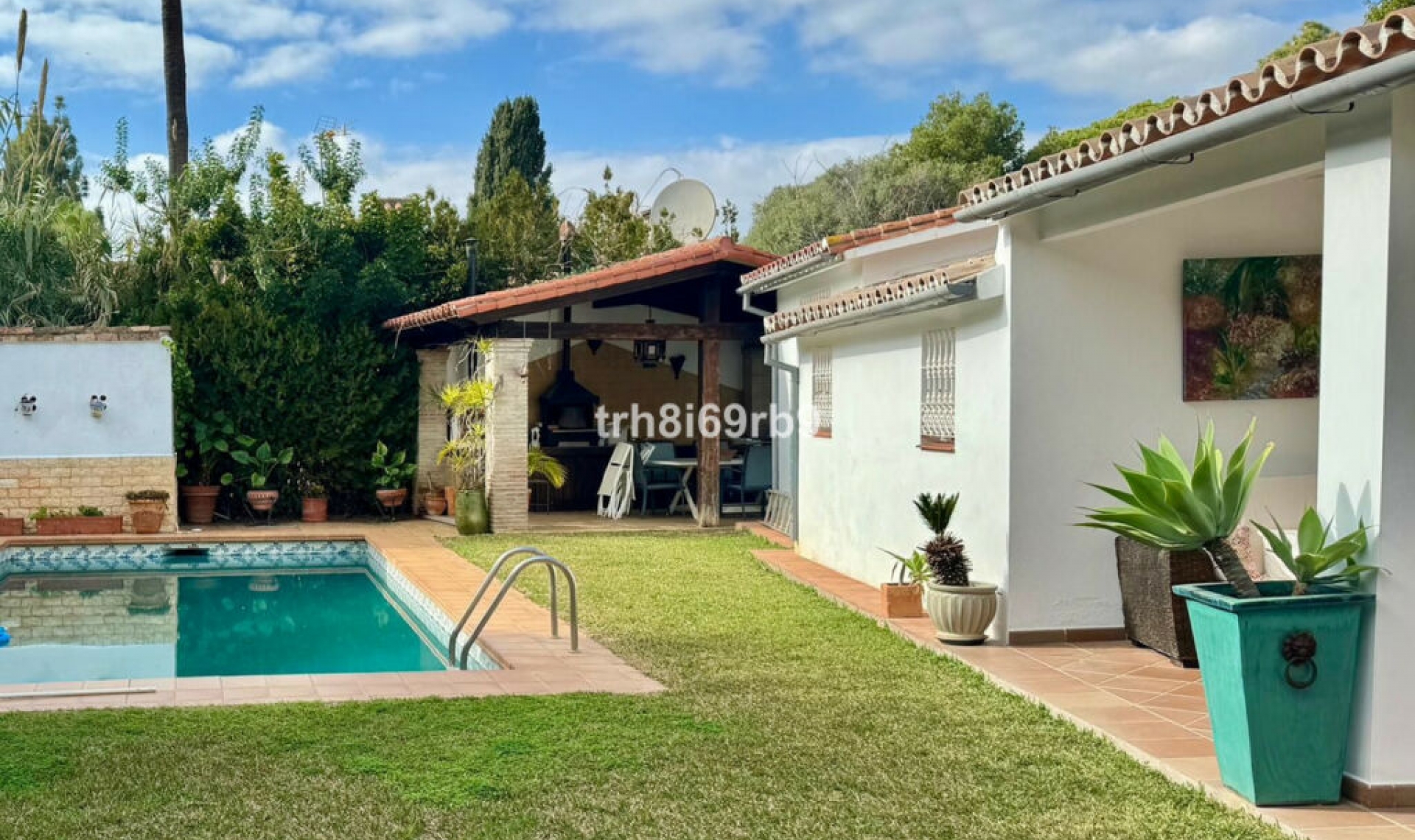 Resale - House -
Atalaya