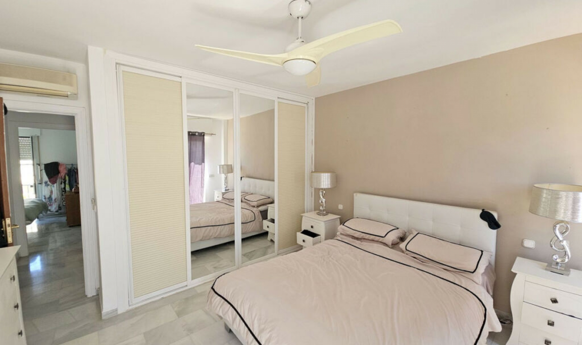 Resale - House -
Atalaya