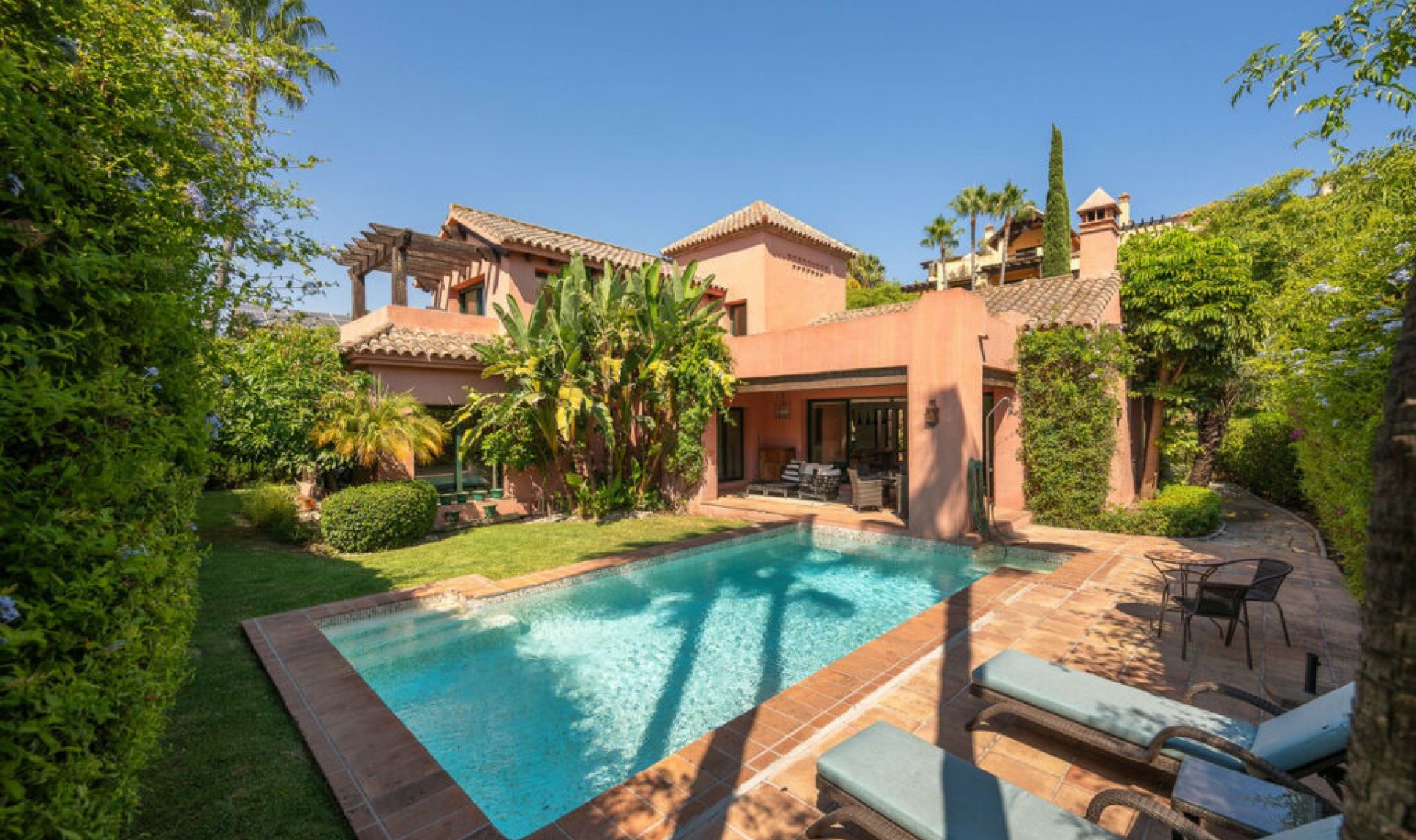 Resale - House -
Atalaya