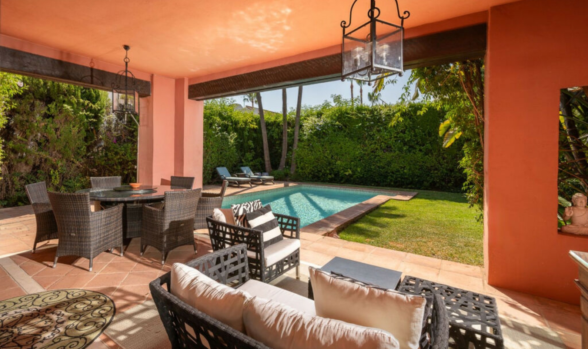 Resale - House -
Atalaya