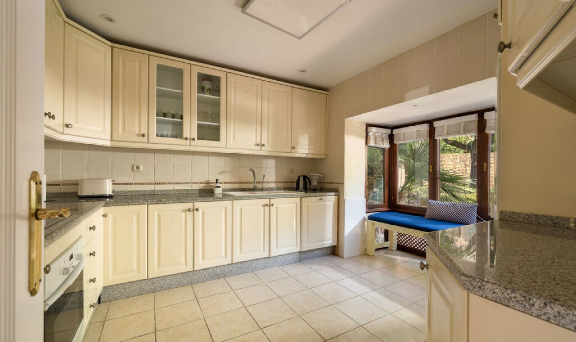 Resale - House -
Atalaya