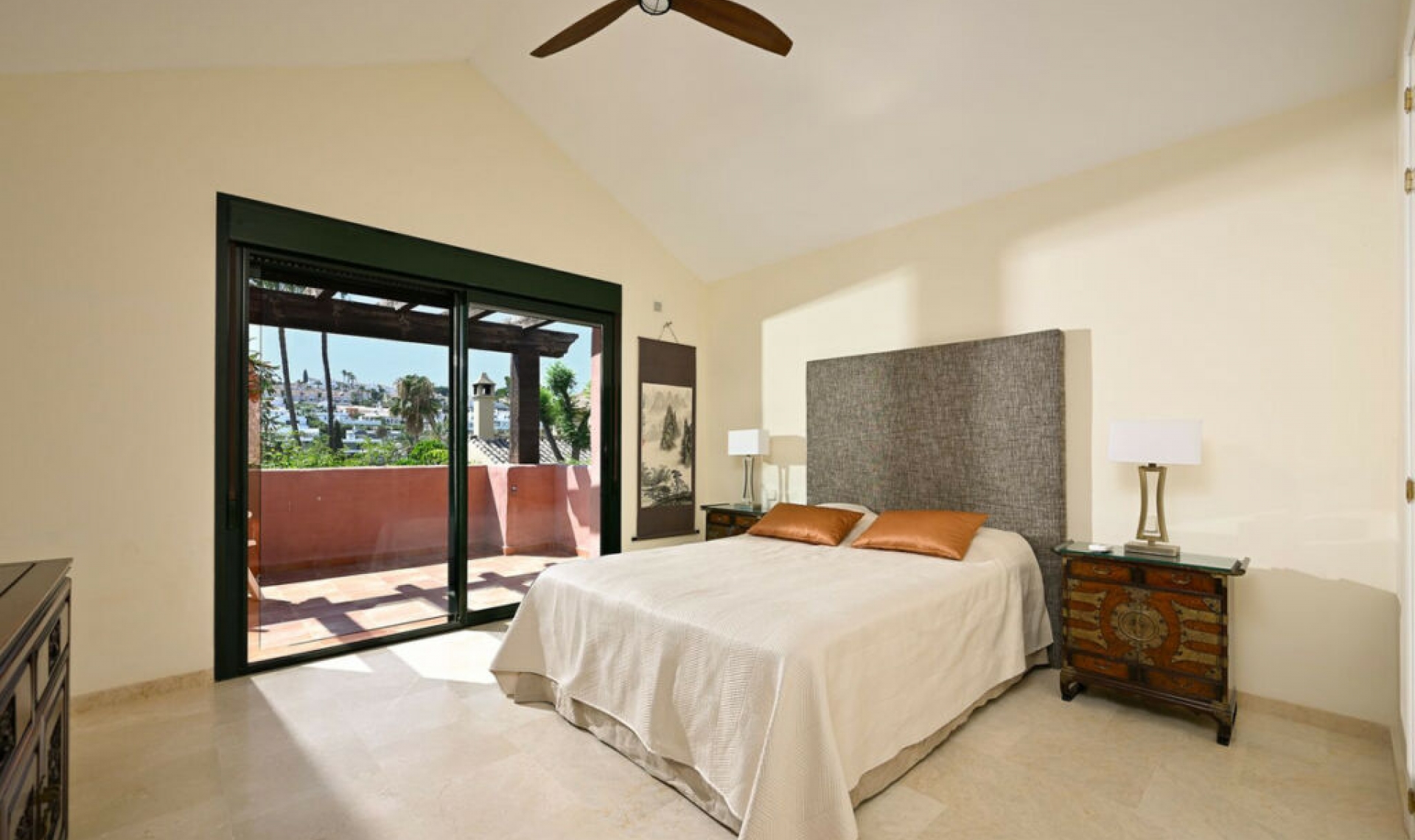 Resale - House -
Atalaya