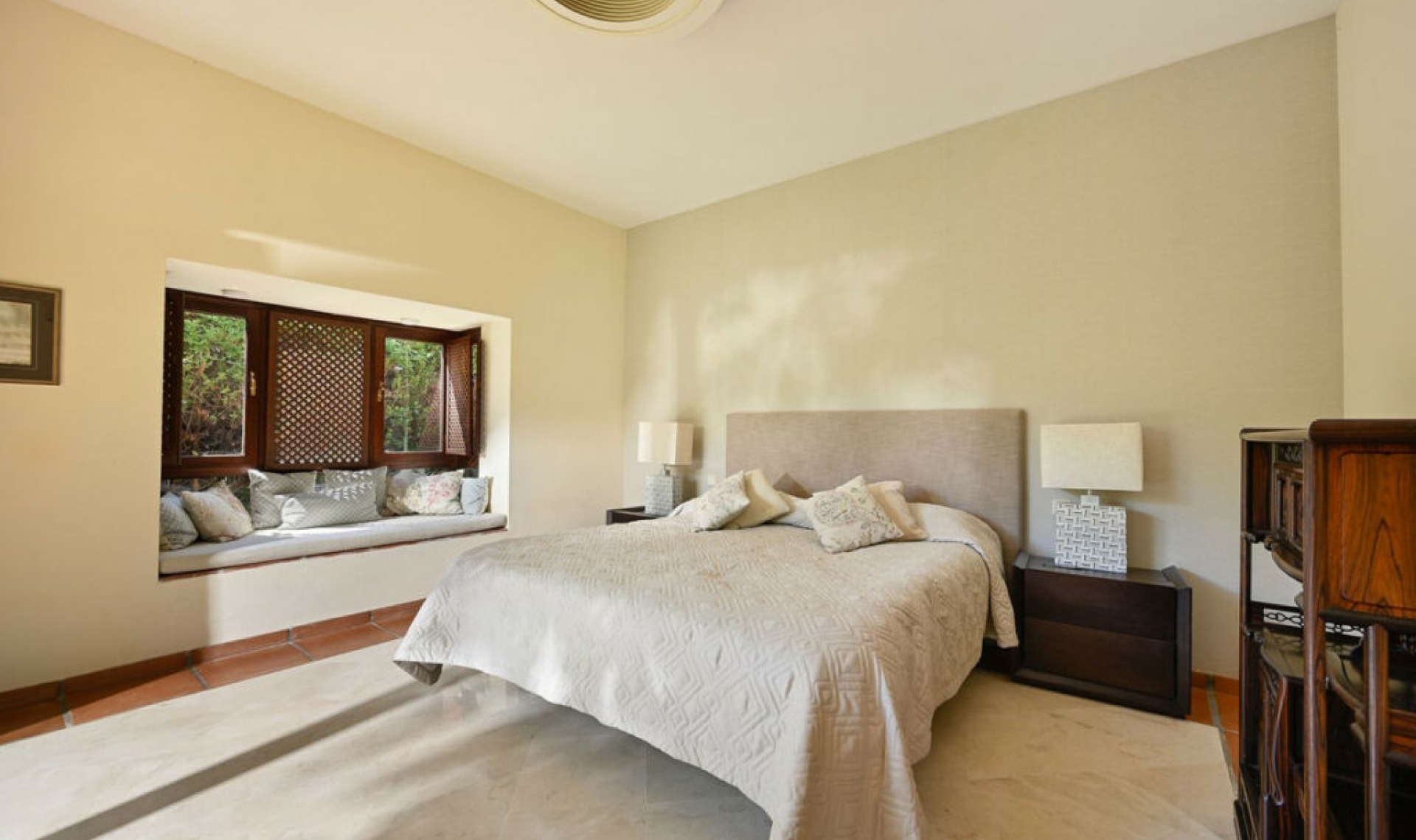 Resale - House -
Atalaya