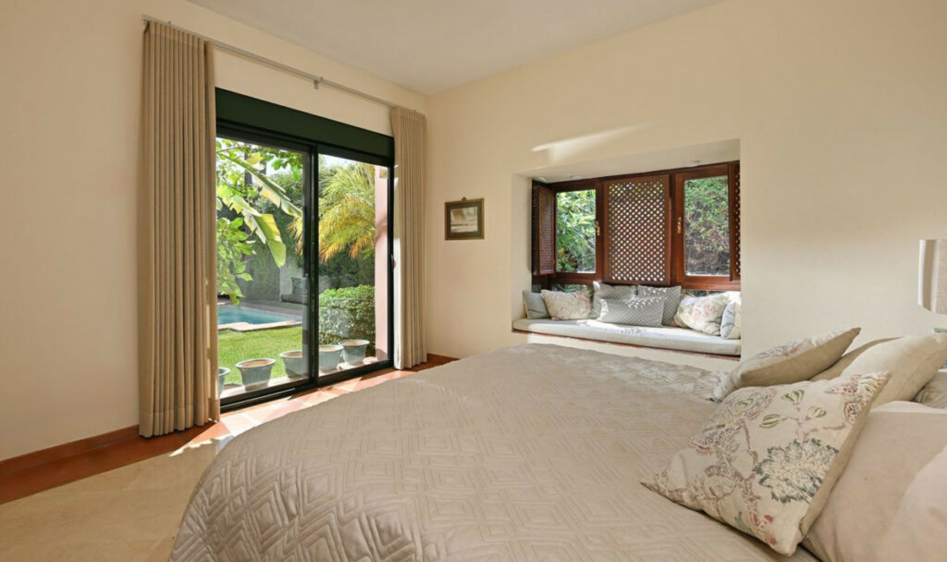 Resale - House -
Atalaya