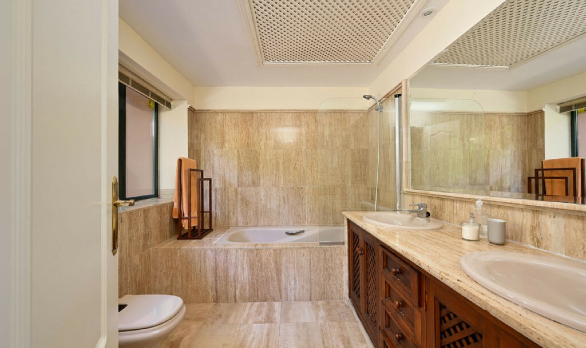 Resale - House -
Atalaya