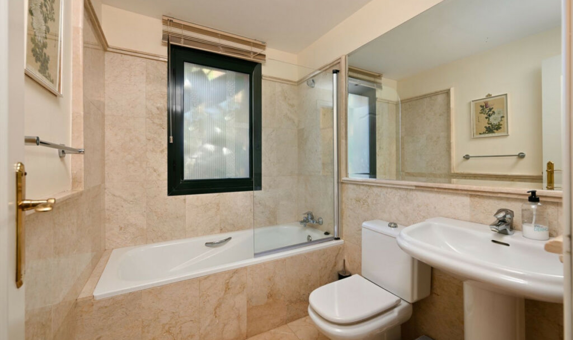 Resale - House -
Atalaya