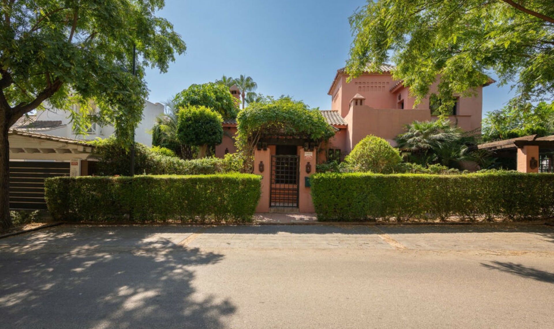 Resale - House -
Atalaya