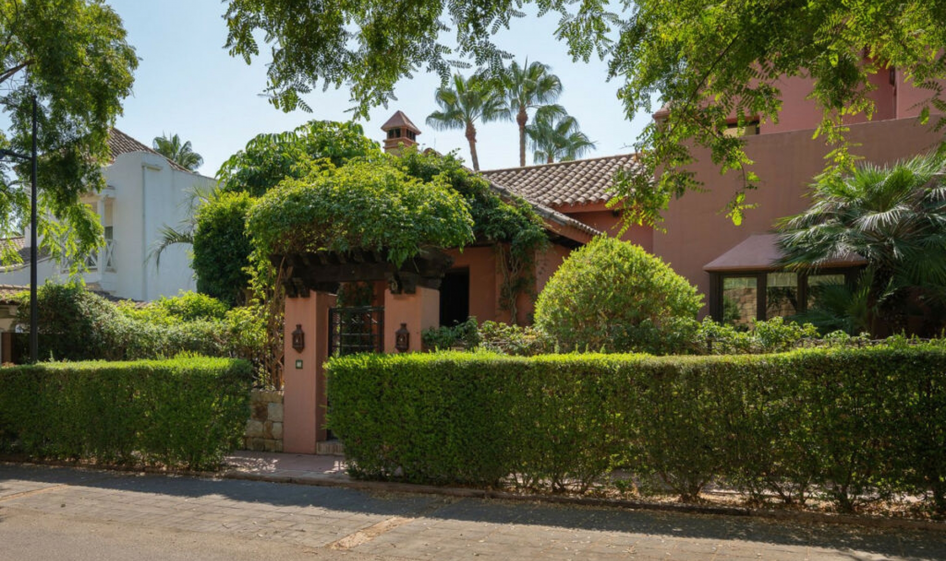 Resale - House -
Atalaya