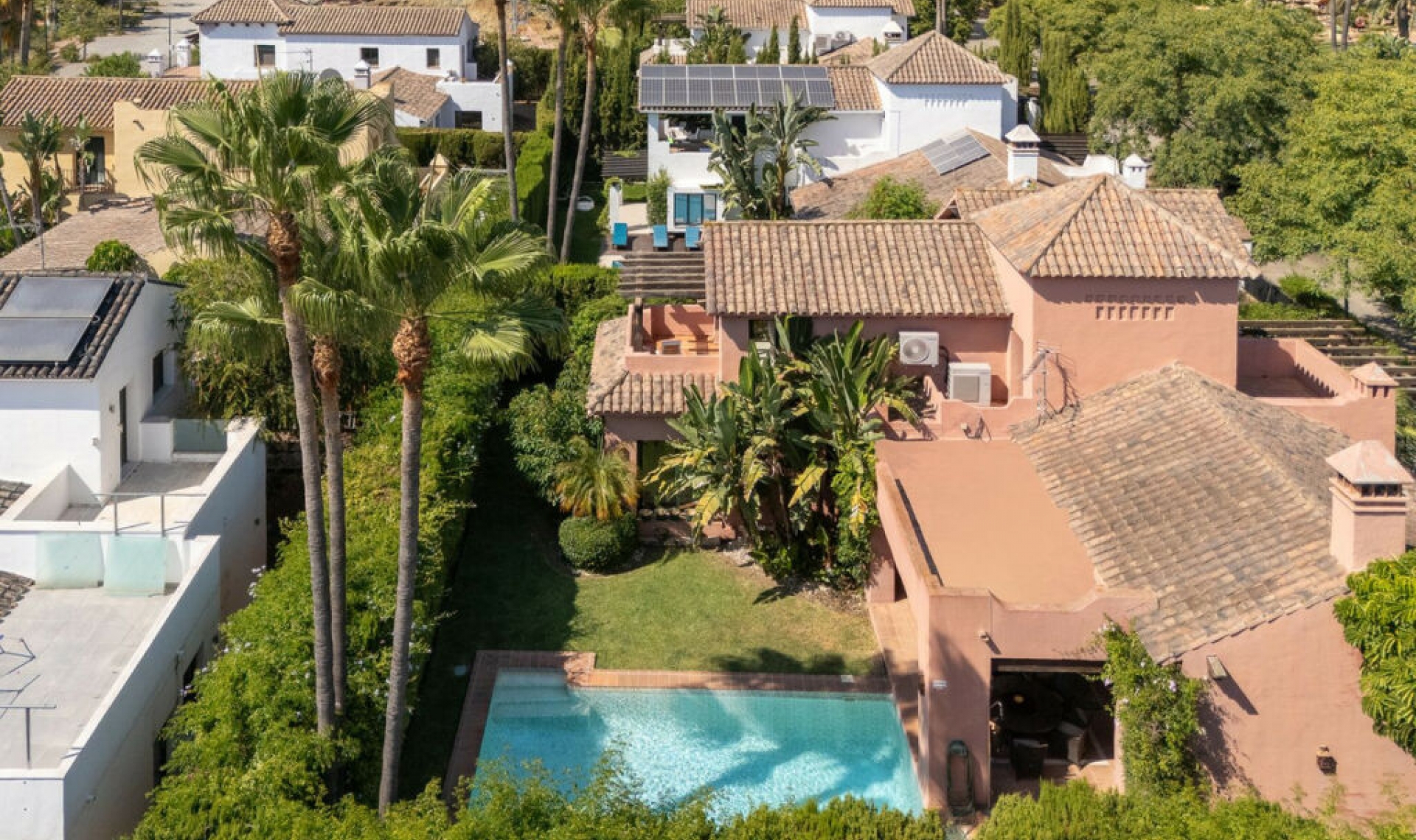 Resale - House -
Atalaya