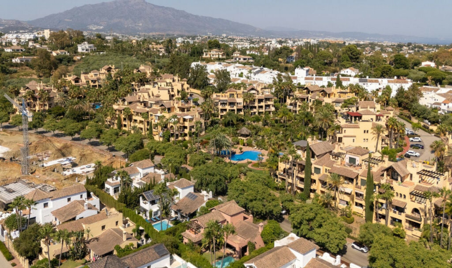 Resale - House -
Atalaya