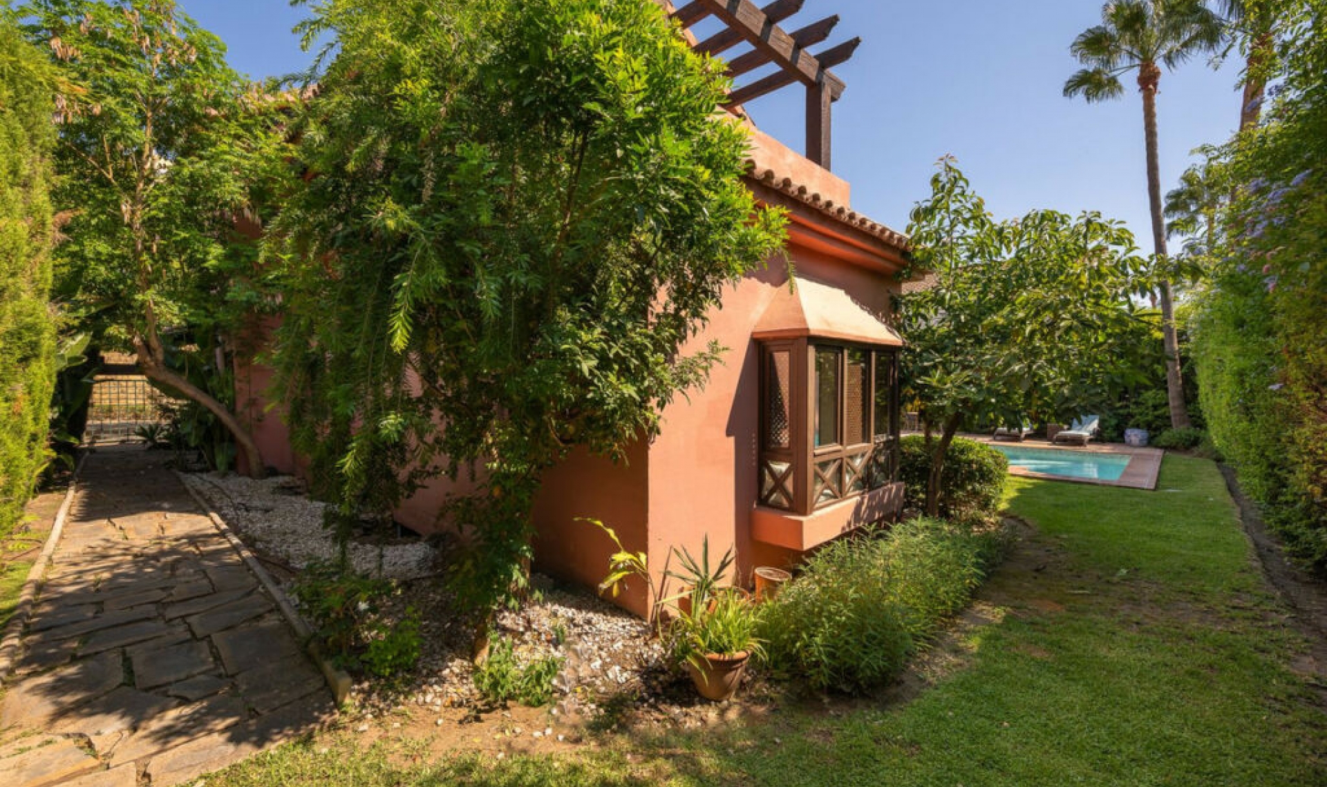 Resale - House -
Atalaya