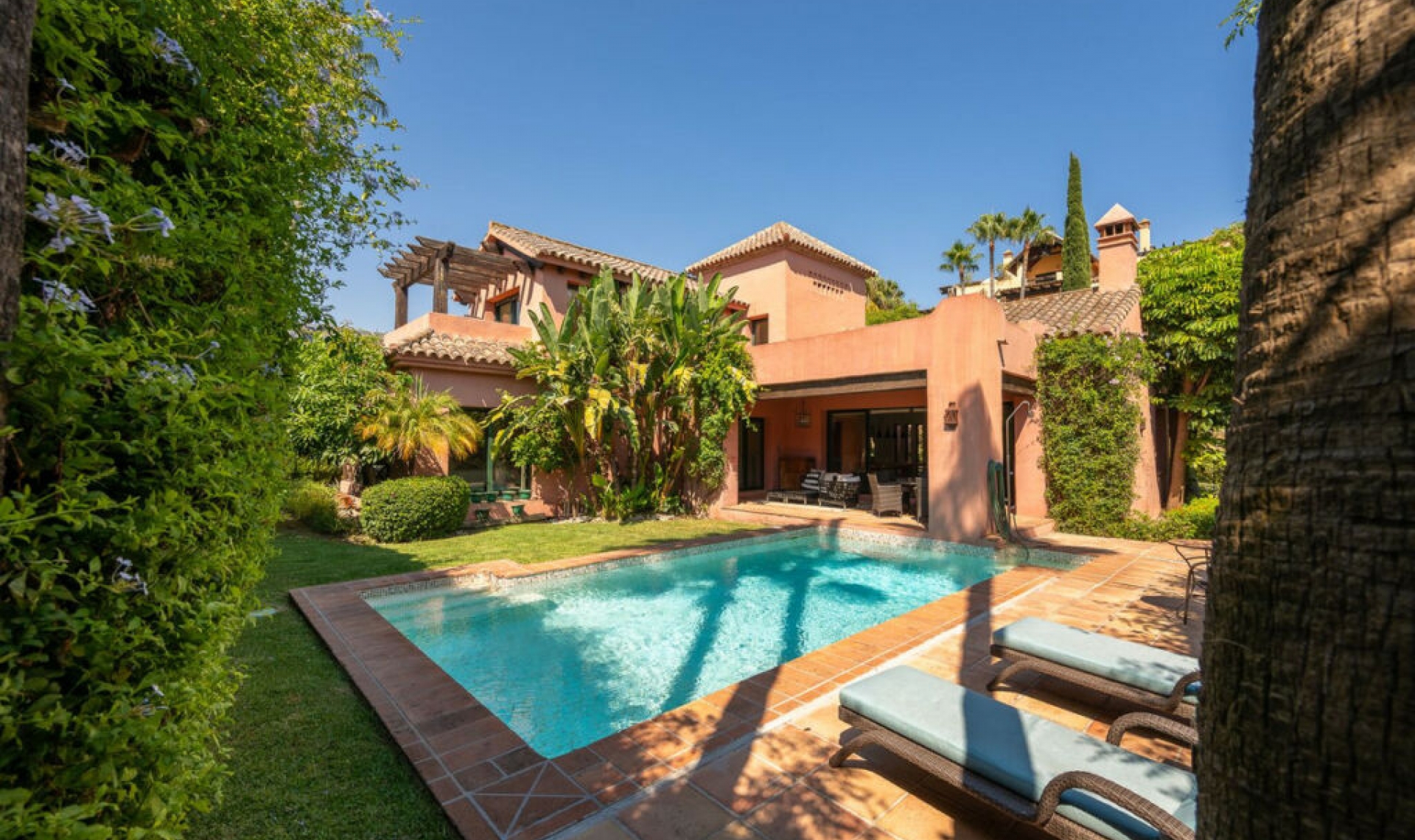 Resale - House -
Atalaya