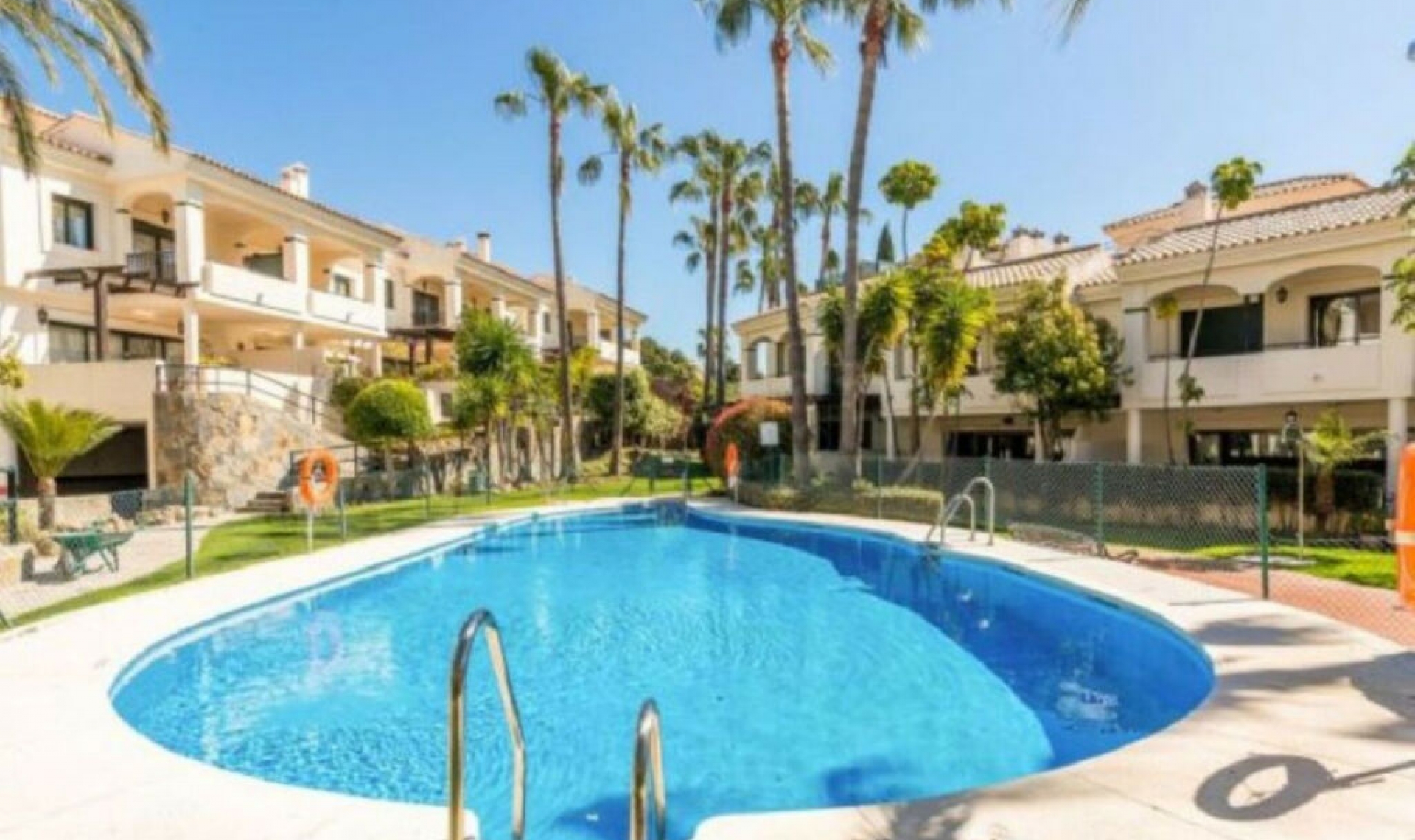 Resale - House -
Atalaya