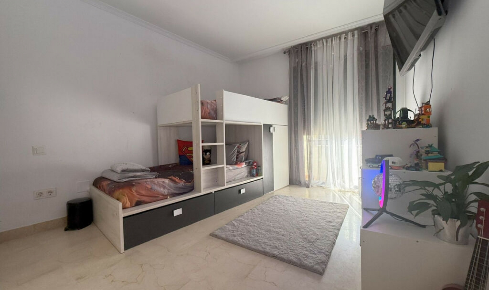 Resale - House -
Atalaya