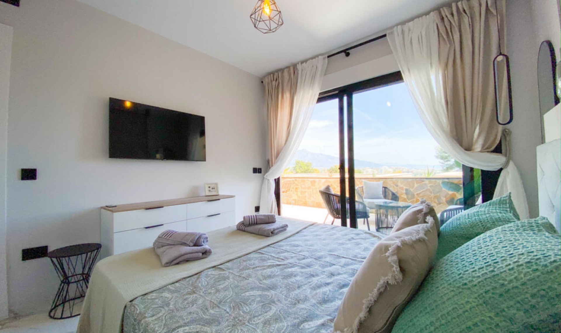 Resale - House -
Atalaya