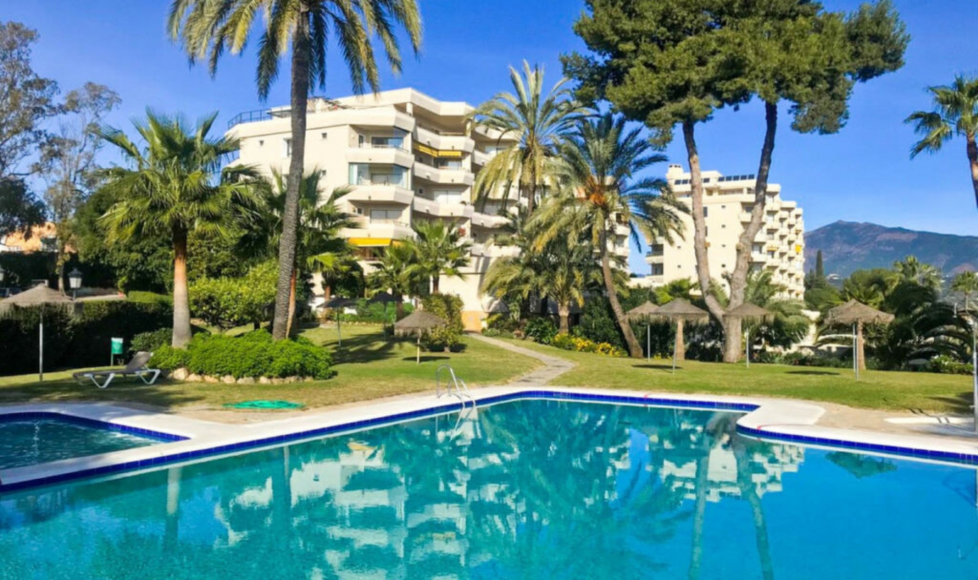 Resale - House -
Atalaya