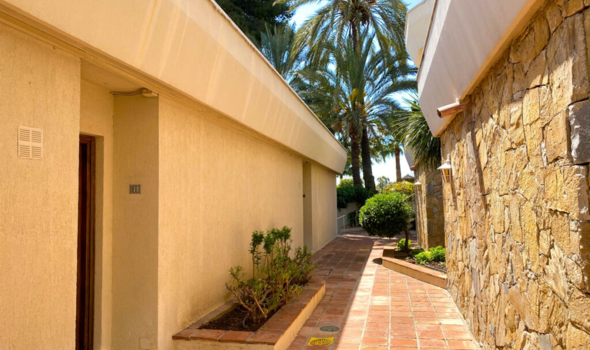 Resale - House -
Atalaya