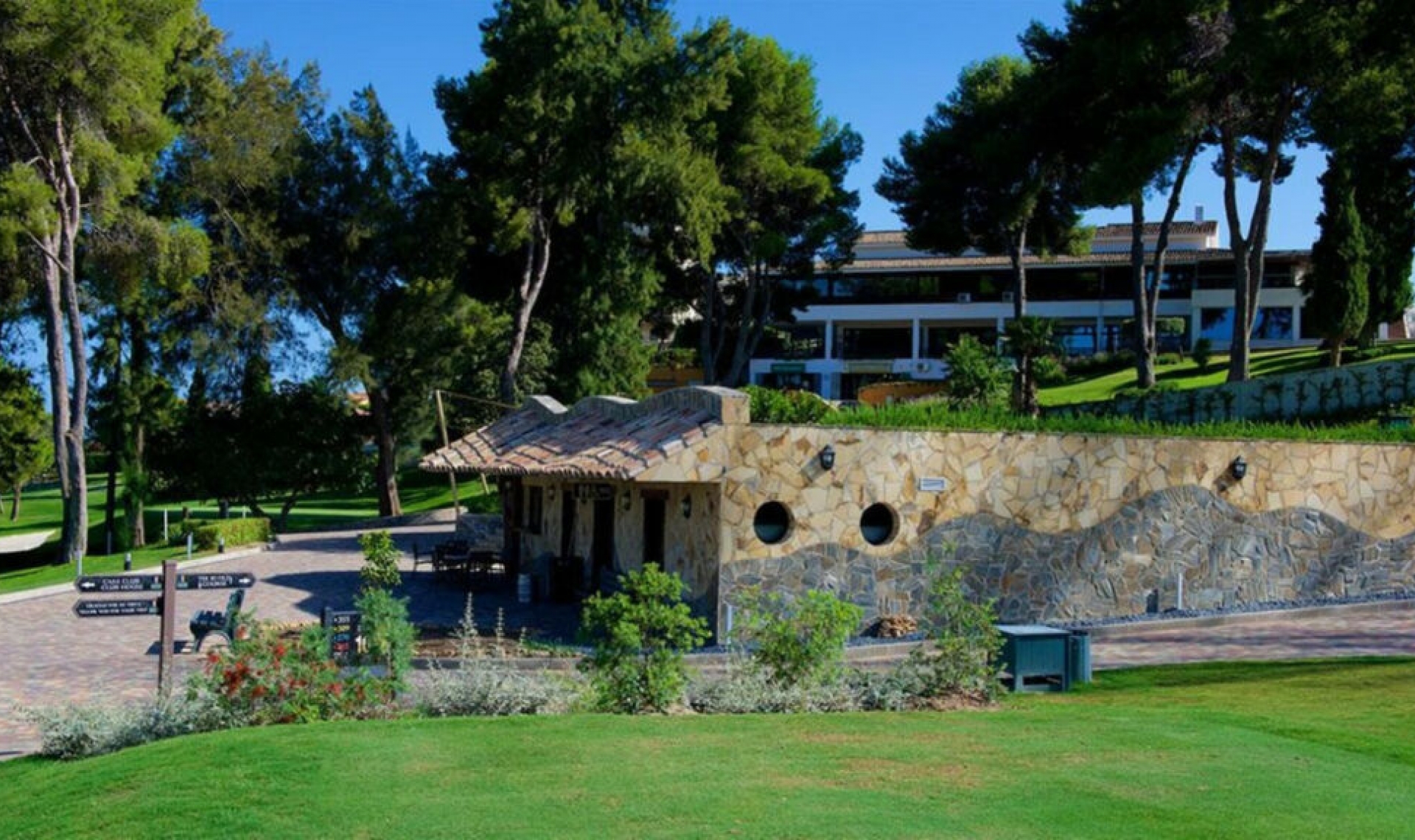 Resale - House -
Atalaya